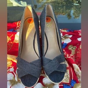 VINCE CAMUTO high heel wedge espadrilles. Size 10.
